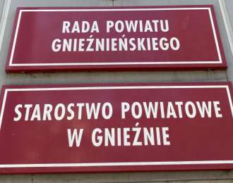 Zdjęcie aktualności Co dalej ze szkołą na rogu Słowackiego i Roosevelta w Gnieźnie? Budynek znów trafił w ręce powiatu 