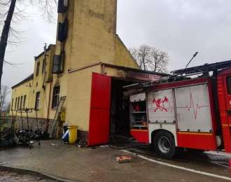 Zdjęcie aktualności Spłonęła remiza OSP i nowy samochód bojowy w Bądeczu