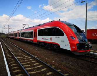 Zdjęcie aktualności Tłok i ścisk w pociągach z Gniezna do Poznania. Koleje Wielkopolskie wzmacniają poranne kursy