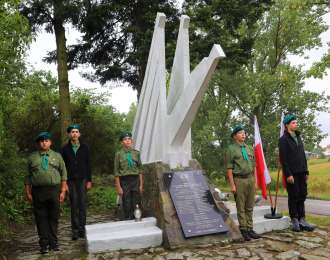 Zdjęcie aktualności W Jankowie Dolnym i Niewolnie uczczono pamięć bohaterów walczących w 1939 roku z wojskiem niemieckim